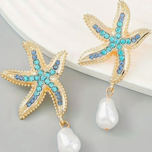 Gold plated Starfish & Blue Rhinestones earrings with faux pearl drops - Picture 1 of 4